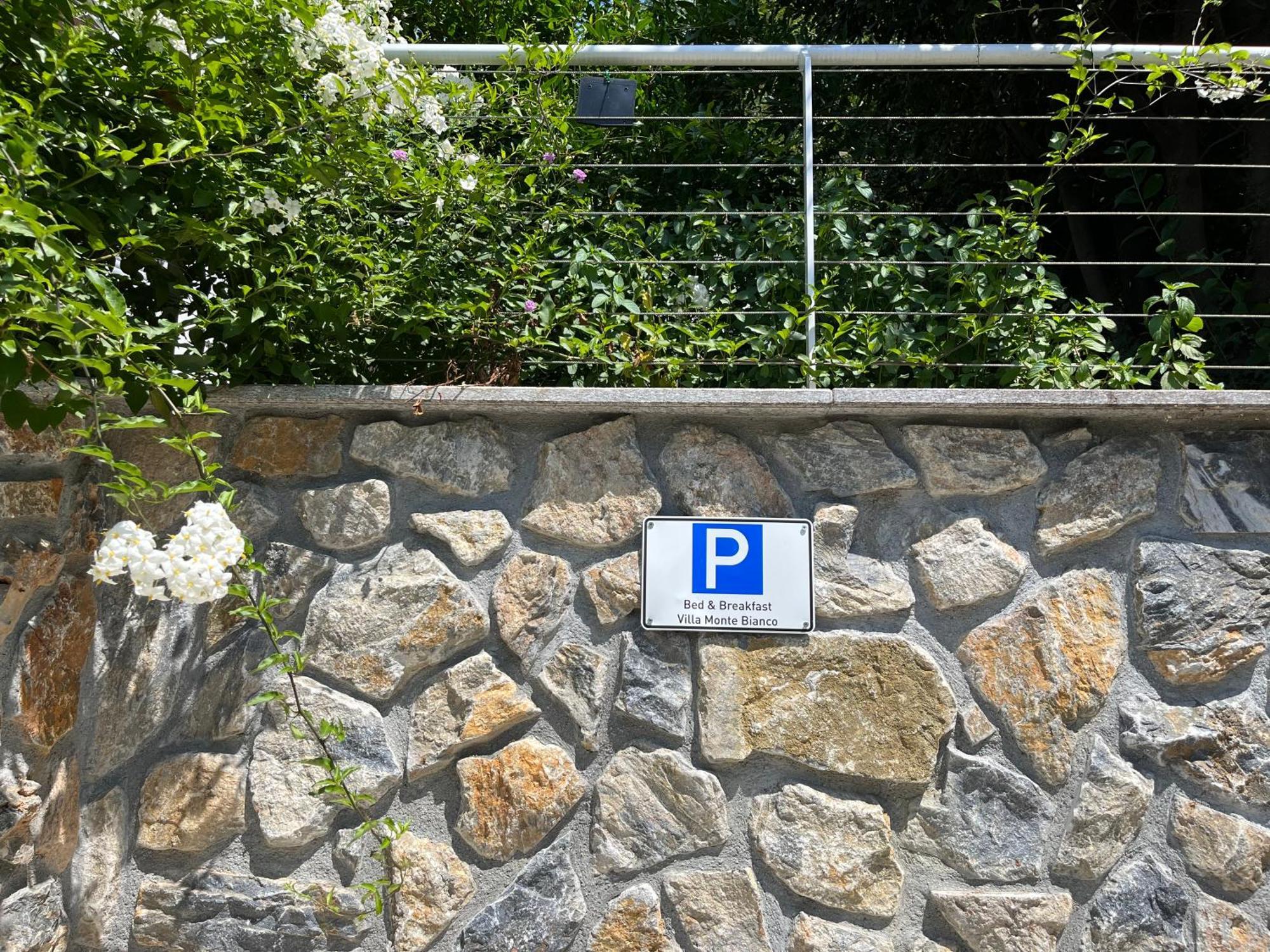 مانديلو ديل لاريو Villa Monte Bianco المظهر الخارجي الصورة